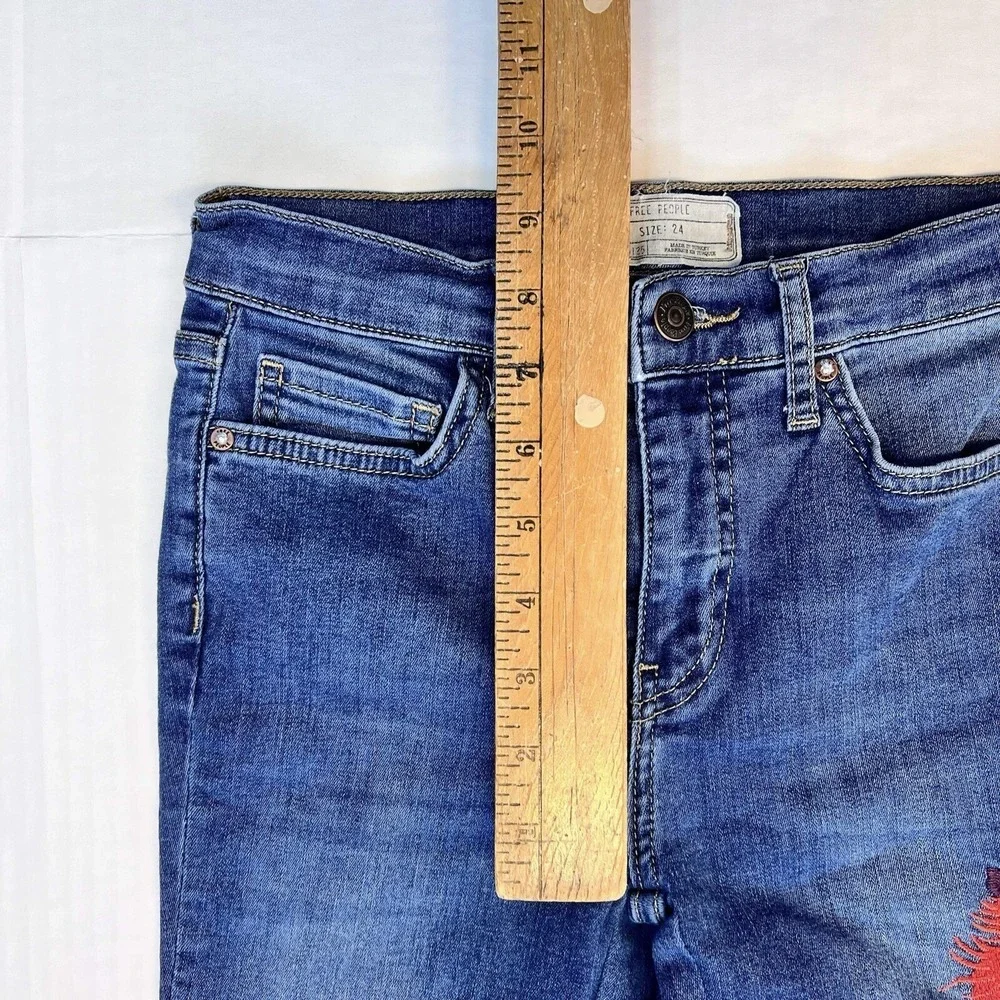 Free People Embroidered Peacock‎ Floral Skinny Jeans Blue Raw Hem Size 24 Boho
